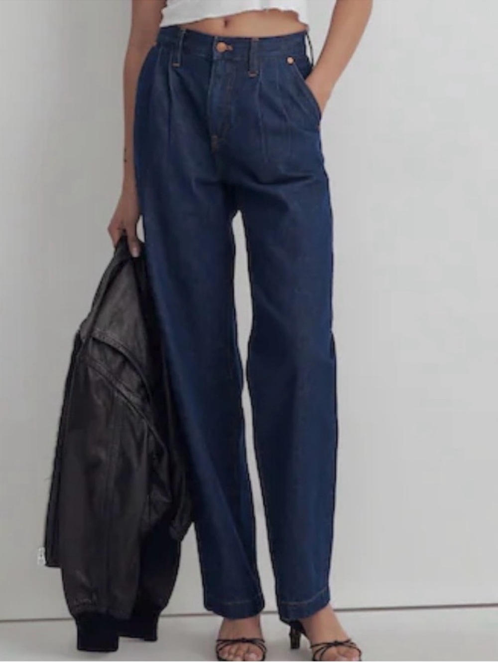 Like New Madewell Baggy Straight Jeans Size 28